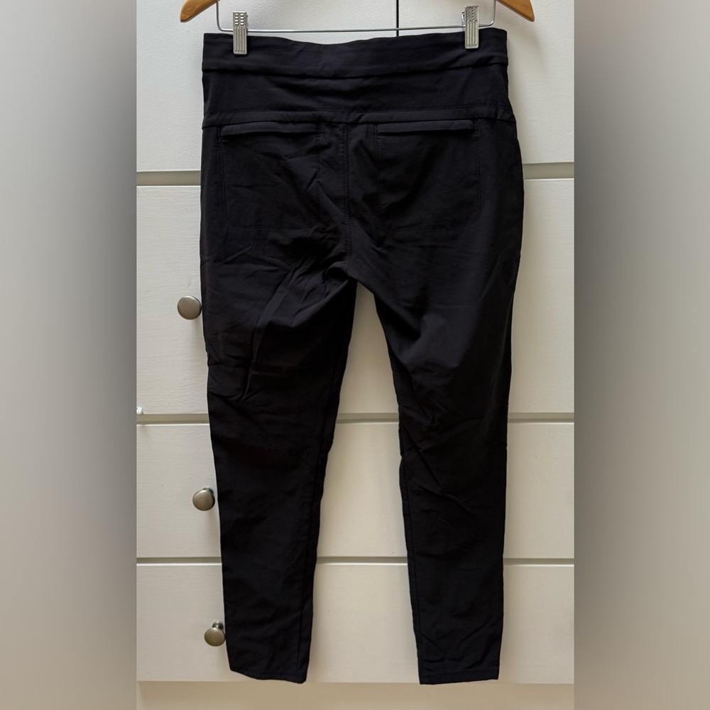 Athleta Wander Utility pant in black and size 4. - Picture 5 of 13